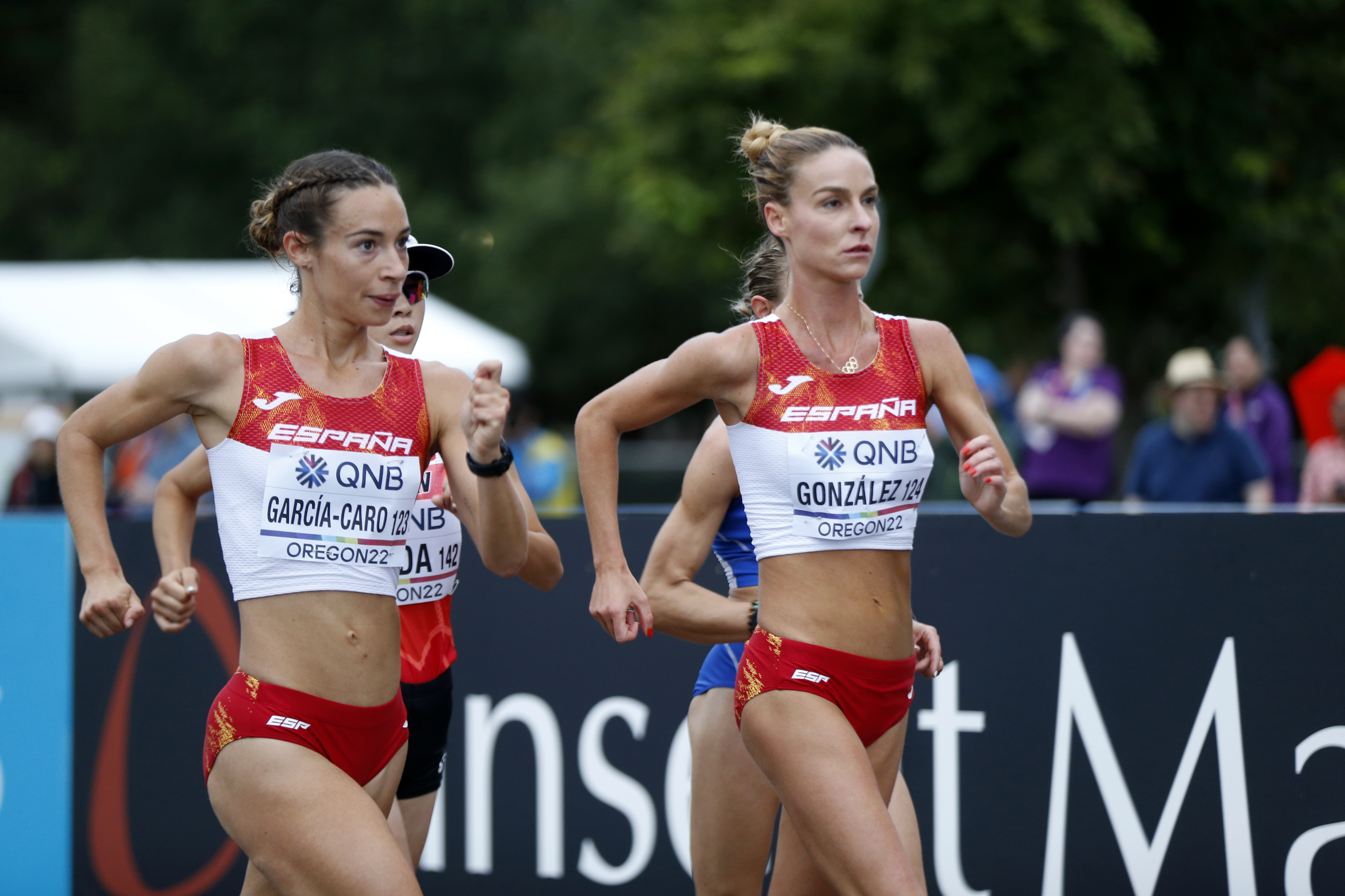 Laura García-Caro y Raquel González