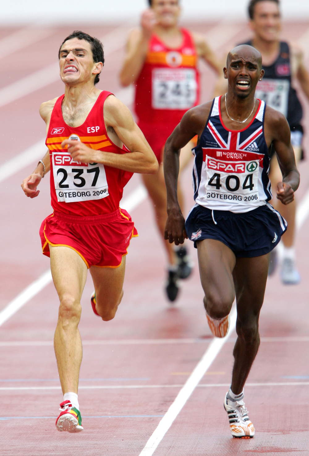 Jesús España ganando el oro europeo en Goteborg 2006 ante Mo Farah