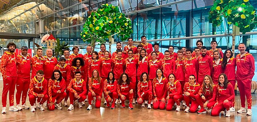 España Atletismo, en el aeropuerto rumbo al Mundial de Trail Running