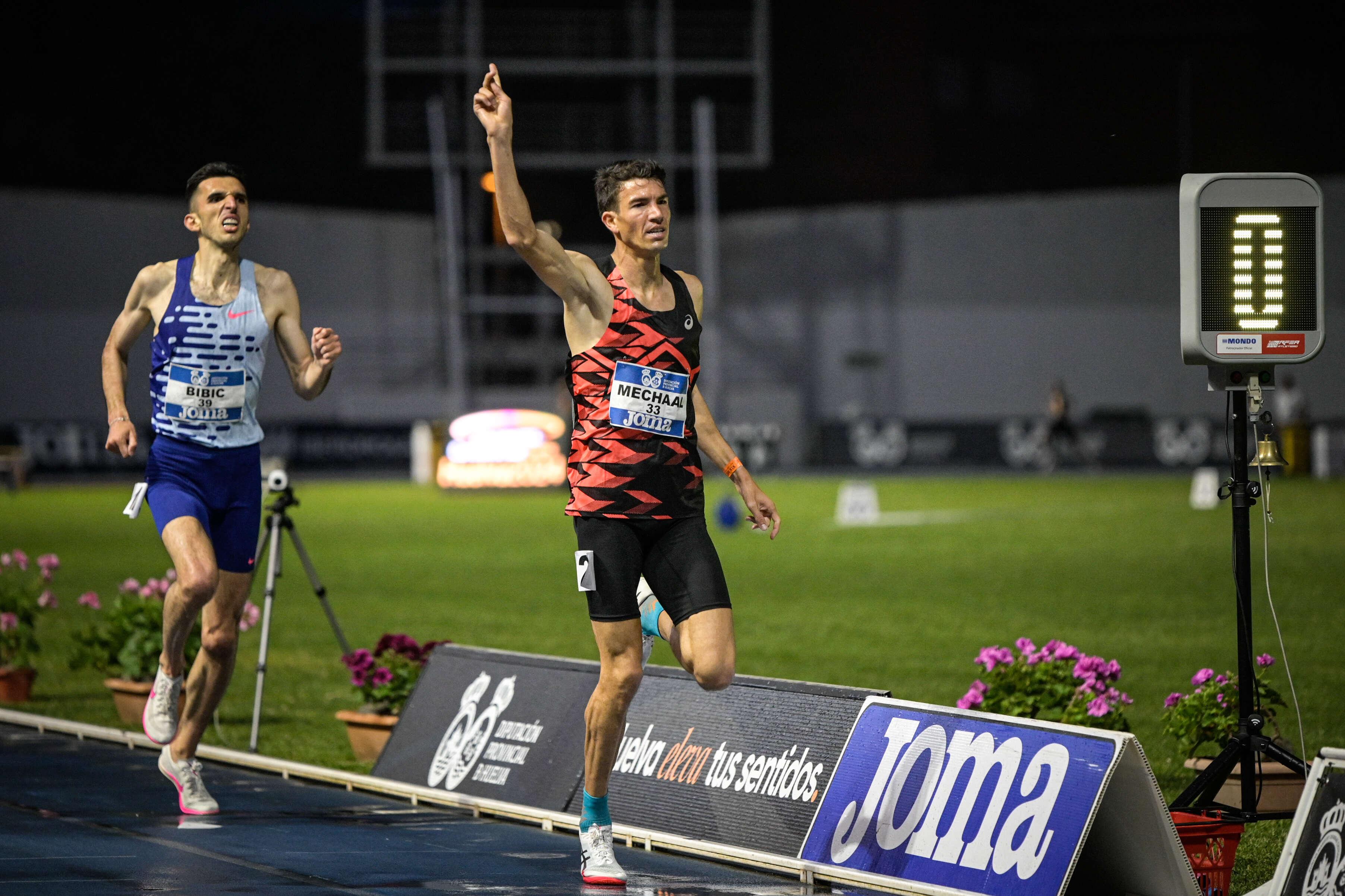 Adel Mechaal vence en el Meeting de Huelva