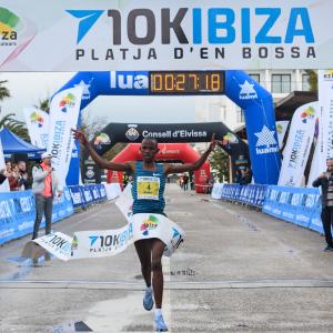 El 10K Ibiza-Platja d'en Bossa se viste de récord