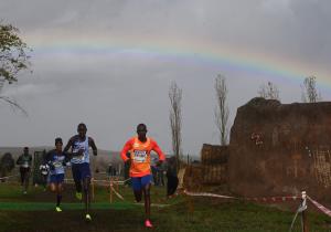 Kiplimo y Chebet, campeones del mundo, imponen su ley en el cross de Atapuerca