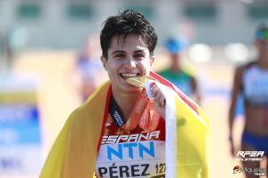 María Pérez: lleva un tráiler repleto de ayuda desde Granada a Valencia