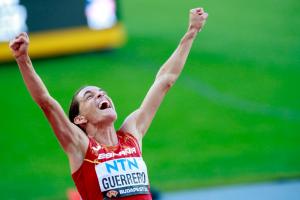 El objetivo de Esther Guerrero para este Mundial: "Vuelvo a Tokio a cerrar el círculo de los Juegos" El objetivo de Esther Guerrero para este Mundial: "Vuelvo a Tokio a cerrar el círculo de los Juegos"