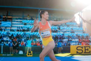 Blanca Hervás lidera un 400 de mucho nivel este sábado en Ibiza